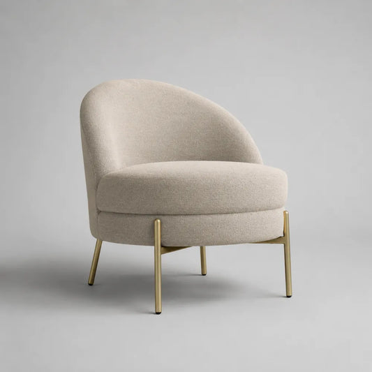 Poltrona imbottita arrotondata in tessuto bouclé beige con gambe in acciaio dorato 75 x 80 x 75 cm