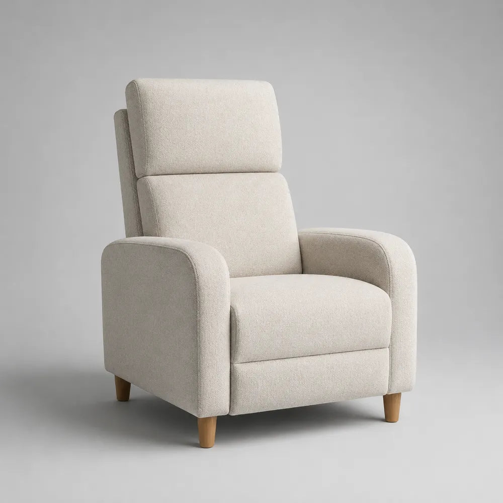 Poltrona imbottita in tessuto beige con schienale alto struttura arrotondata 80x90x100 cm